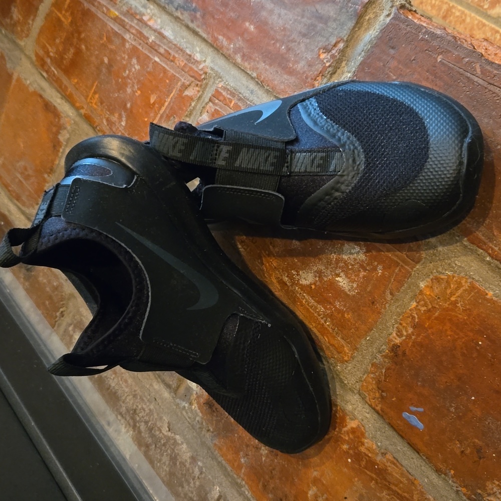 NIKE Flex runner black 2Y NWOT